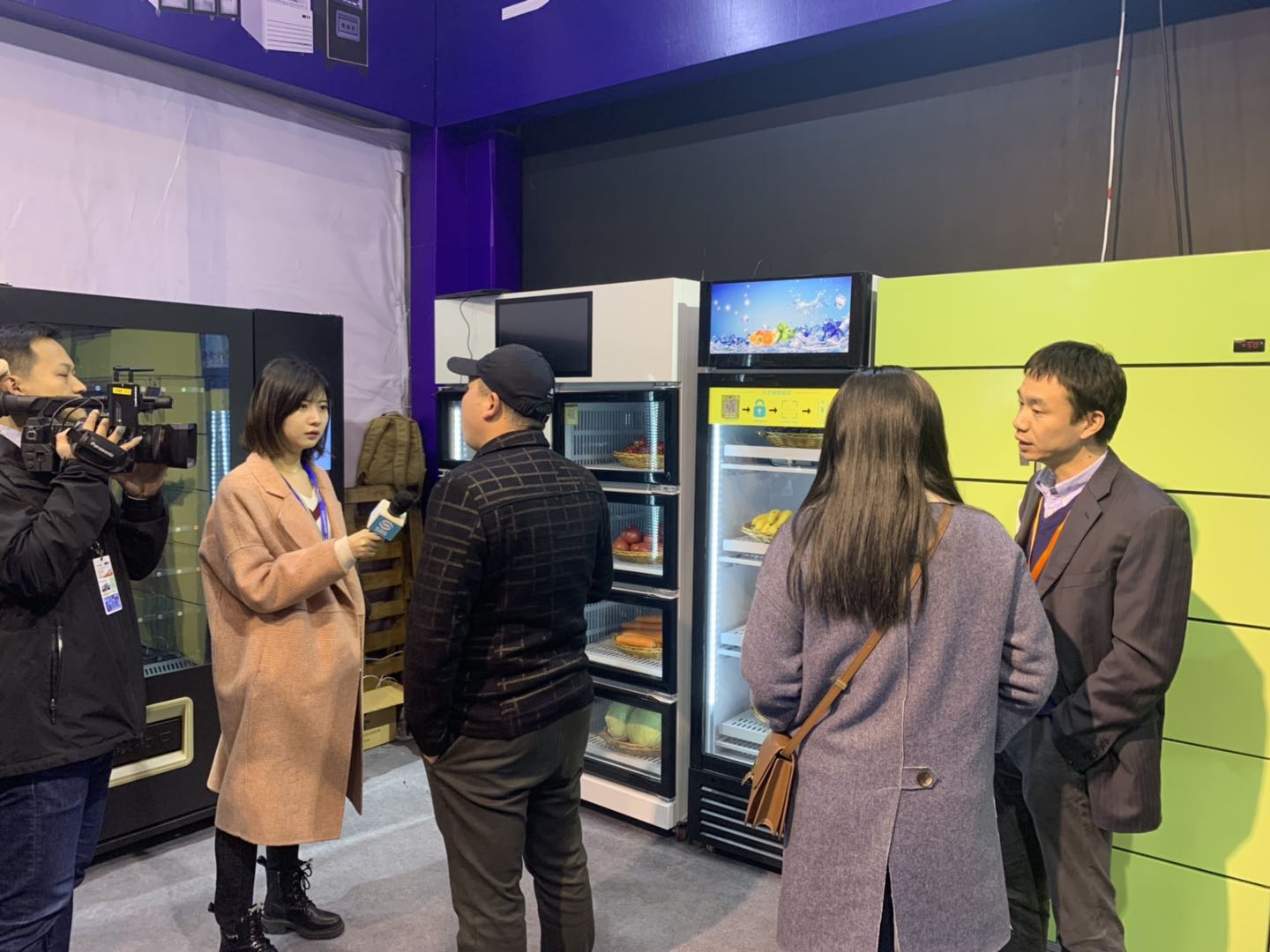 毅邁重力感應售賣柜，蘇州電視臺報道關(guān)注。